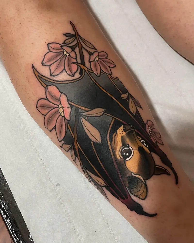 Black and grey neo-traditional tattoo by Naomy K., Kempen